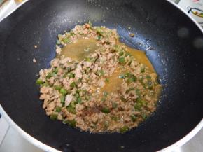 不停的翻炒一会