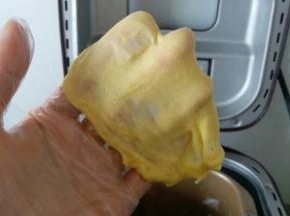 揉至可以拉出膜，不用像土司那样薄膜
