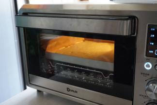 放入预热好170度的东菱K40C烤箱，烘烤18分钟左右