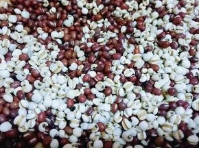 薏米红豆混合再一起，(量可以增减)