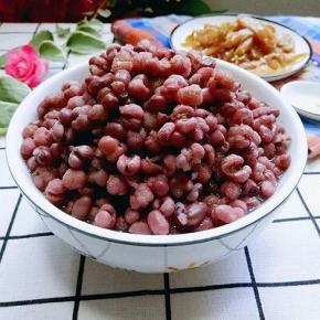 出锅，红豆糯糯的，薏米软软的。