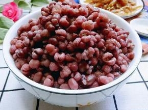 出锅，红豆糯糯的，薏米软软的。