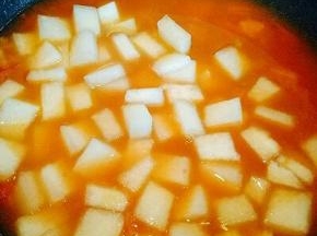 加入切好的冬瓜，一碗水大火烧开，3分钟即可调味出锅。