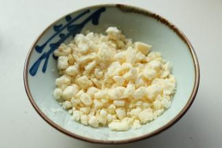 冻干苹果干压碎，有些小颗粒更好