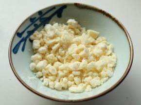 冻干苹果干压碎，有些小颗粒更好