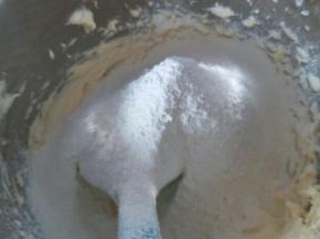 加入过筛的奶粉 低粉