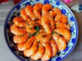 摆盘，撒上葱花即可开吃。