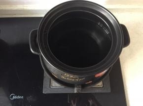 砂锅装水