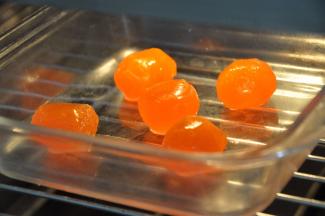 将咸蛋黄蒸15分钟。