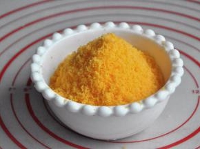 为了馅的口感更细腻，过一次筛。