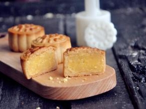 成品是未回油的状态，用预拌粉回油一天就可以享用啦。