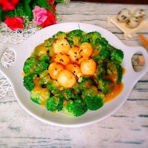 撒上熟黑芝麻点缀。