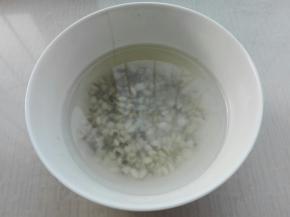 薏米提前浸泡，一同放入锅中