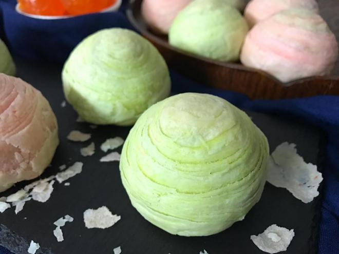 彩色螺旋蛋黄酥