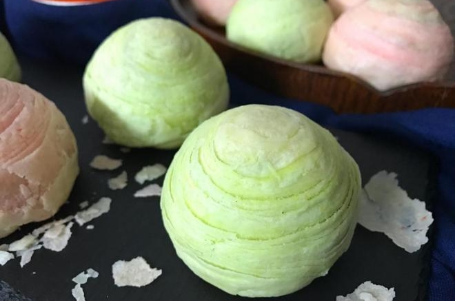 彩色螺旋蛋黄酥
