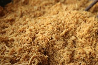 最后炒到这种状态，不需要太干硬，细腻有细微的茸，很松软即可。