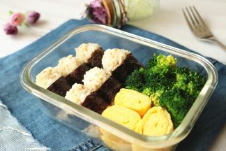 中午的午餐就有了。