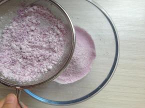 用筛网过筛一次。要选择网眼比较大一点的筛网，我使用的是豆浆机过滤网