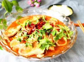 配一碗米饭开吃吧。