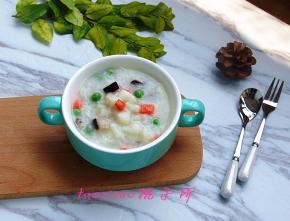 软烂的稀粥，有营养。