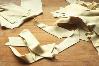 切成小一点的不规则面片儿。