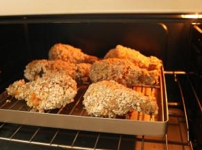 烤箱设置180度，烤大约35分钟左右。