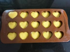 等完全凉透后就可以直接脱模了。