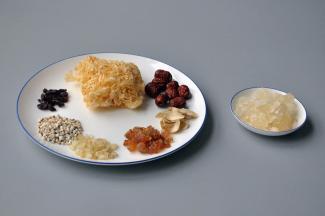 准备材料 ，材料可以用家里现成的。