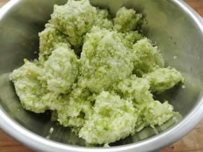 箍一下水份，放置待用