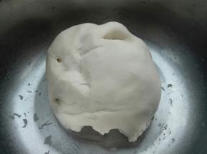 揉成光滑面团
