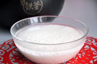 糯米洗净浸泡4小时