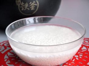 糯米洗净浸泡4小时