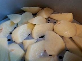 放高压锅蒸熟，