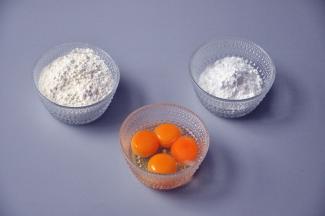 准备材料，都是烘焙必备的基础材料。