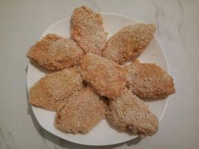 全部裹好再炸，免得手忙脚乱，