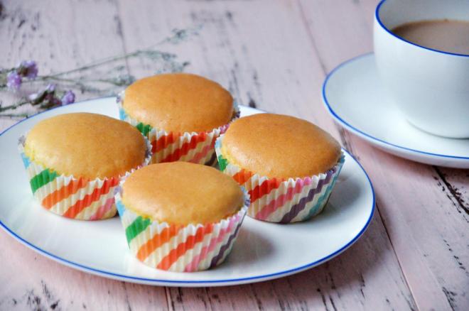 椰香海绵纸杯蛋糕