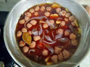 再加入宽粉，一起煮4分钟