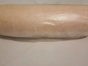 卷成卷，包上油纸，（天然可以冰箱冷藏一下再去吃.味道也好） 