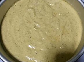 倒入模具，轻震出气泡，放入烤箱140度烤55分钟