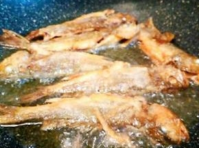 两面金黄就可以了，一点都不粘，