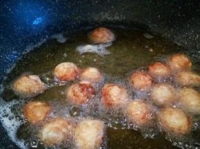 炸至表面微黄就可以了！