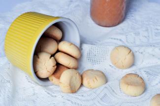 出炉晾凉后，立即装袋保存。