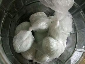 装入干净的玻璃坛子，盖好盖子，放阴凉地方30-45天就可以吃了，