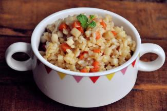 香喷喷的酱油饭好啦，（撒上葱花最好，但我家娃不吃葱）。