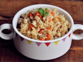 香喷喷的酱油饭好啦，（撒上葱花最好，但我家娃不吃葱）。