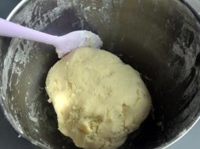 翻拌均匀，无干粉即可。