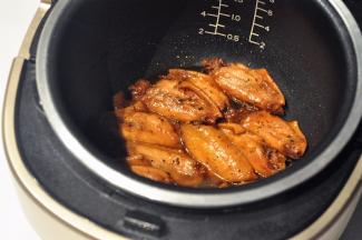 收干水份即可起锅。