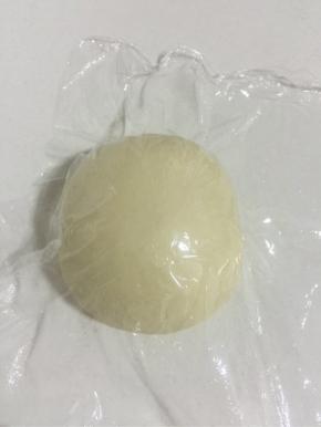 盖上保鲜膜醒面15分钟！


