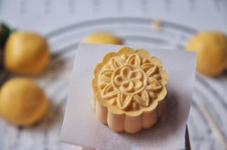 轻轻一推，给生胚脱模，可以看出花纹还是比较清晰的。