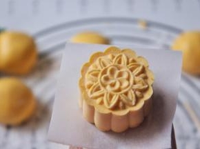 轻轻一推，给生胚脱模，可以看出花纹还是比较清晰的。